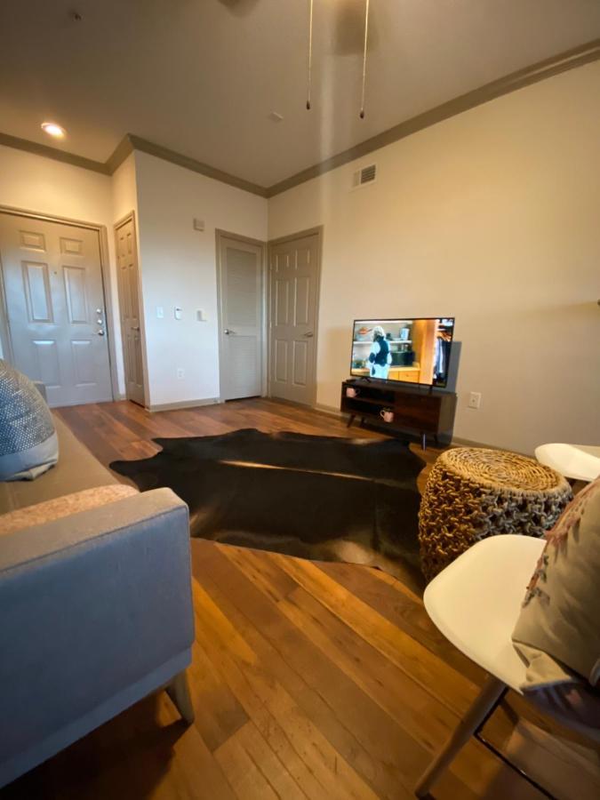 Bright & Modern Galleria Suite! 5 Star Location, Self Check In & Free Parking Хьюстон Экстерьер фото